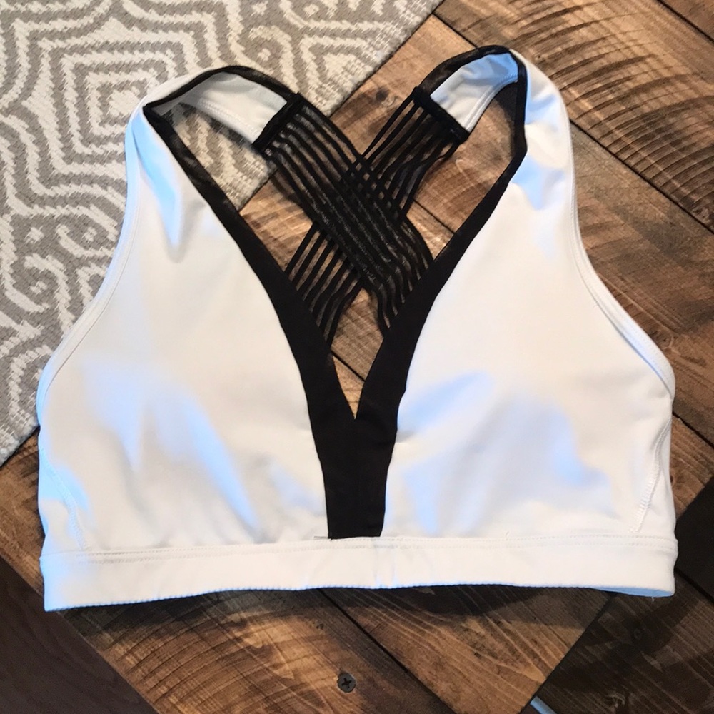 NWOT Victoria’s Secret Sports Bra MINT CONDITION